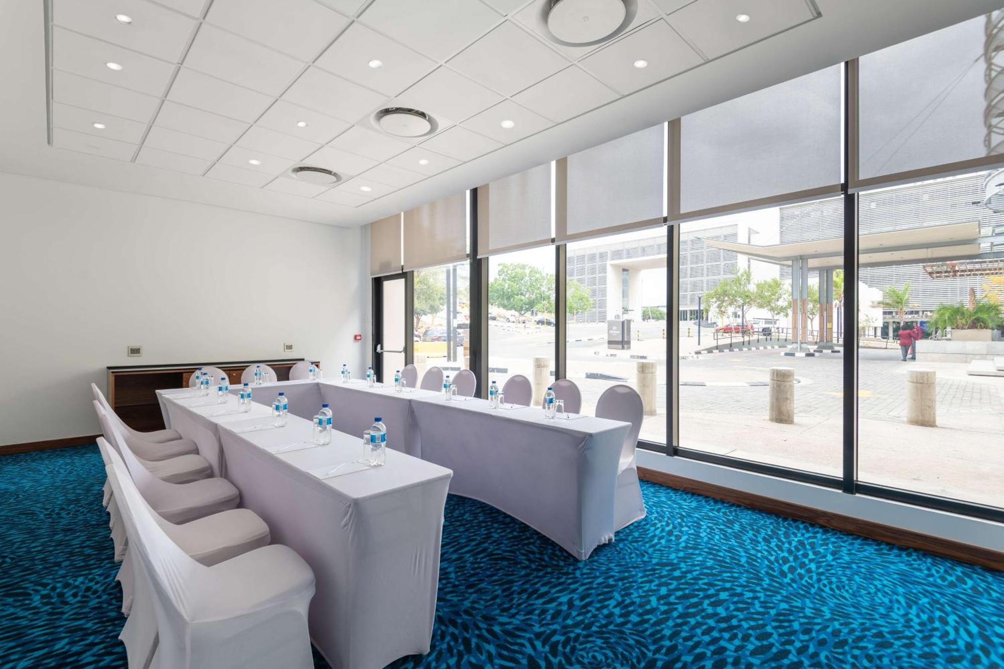 Hilton Garden Inn Windhoek Exterior photo